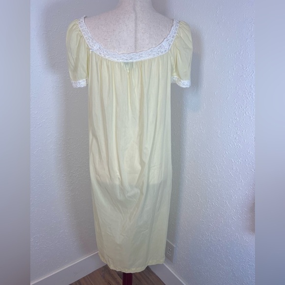 VNTG Corhan Butter Yellow Nightgown / Mumu - Picture 5 of 6